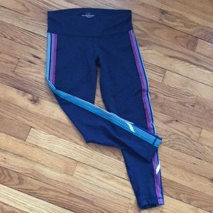Vineyard Vines Performance leggings.